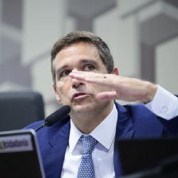 Os argumentos do Banco Central não são convincentes – Por Paulo Nogueira Batista Jr
