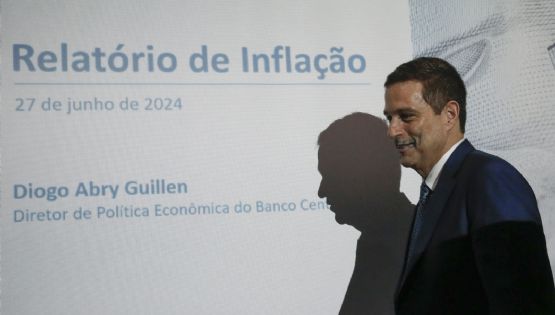Gleisi dá invertida histórica na Folha, que defende Campos Neto e a "autonomia" do BC