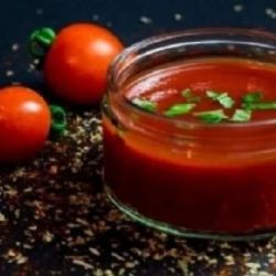 VÍDEO: Pessoas passam mal após comerem molho de tomate popular com bichos
