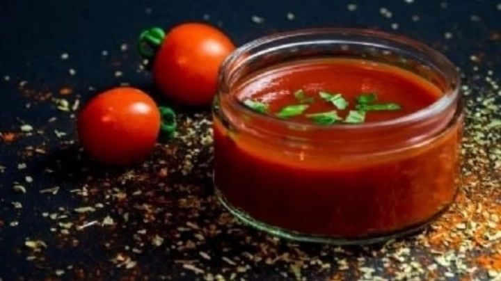 VÍDEO: Pessoas passam mal após comerem molho de tomate popular com bichos