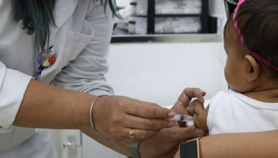 Casos de coqueluche disparam no Brasil e no mundo; veja quem deve se vacinar