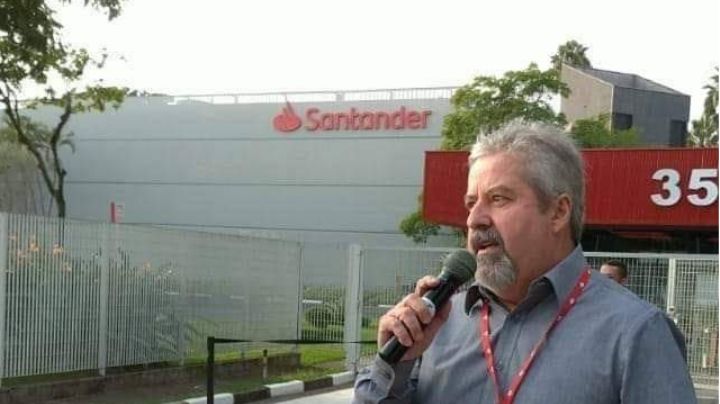 Santander tira direitos de aposentados e gera revolta