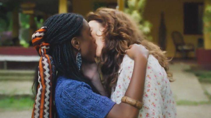 VÍDEO: Casal lésbico de “Terra e Paixão” dá beijão após denúncias de atriz