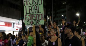 Moraes suspende resolução do CFM que restringe aborto legal em casos de estupro