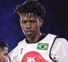 VÍDEO – Racista chega na voadora em homem negro, mas vítima é da seleção brasileira de taekwondo