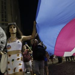 O que é transfobia? Saiba o significado e como combatê-la