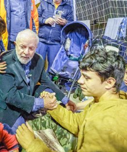 Tragédia no RS: Lula agiliza ajuda a desabrigados; Emirados Árabes entregam 64 toneladas em doações